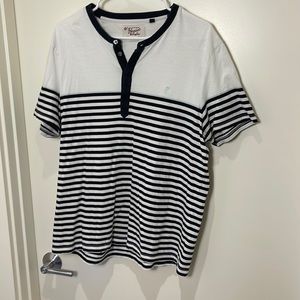 Original Penguin mens x-large slim fit fits more like a large